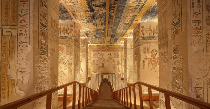 Cine a distrus numele regelui dintr-un mormânt impunător de la Abydos?