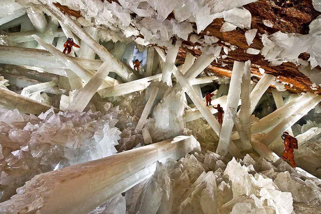 Mexico's Deadly Giant Crystal Cave - explorer